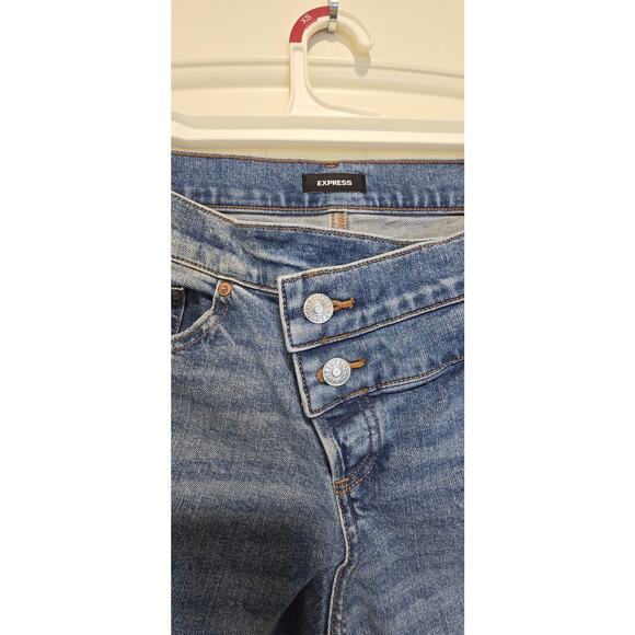 EXPRESS 70s Flare Mid Rise Frayed Hem Denim Jeans Size 6 - Picture 3 of 12